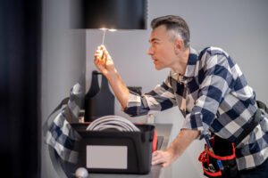 how to fix flickering lights